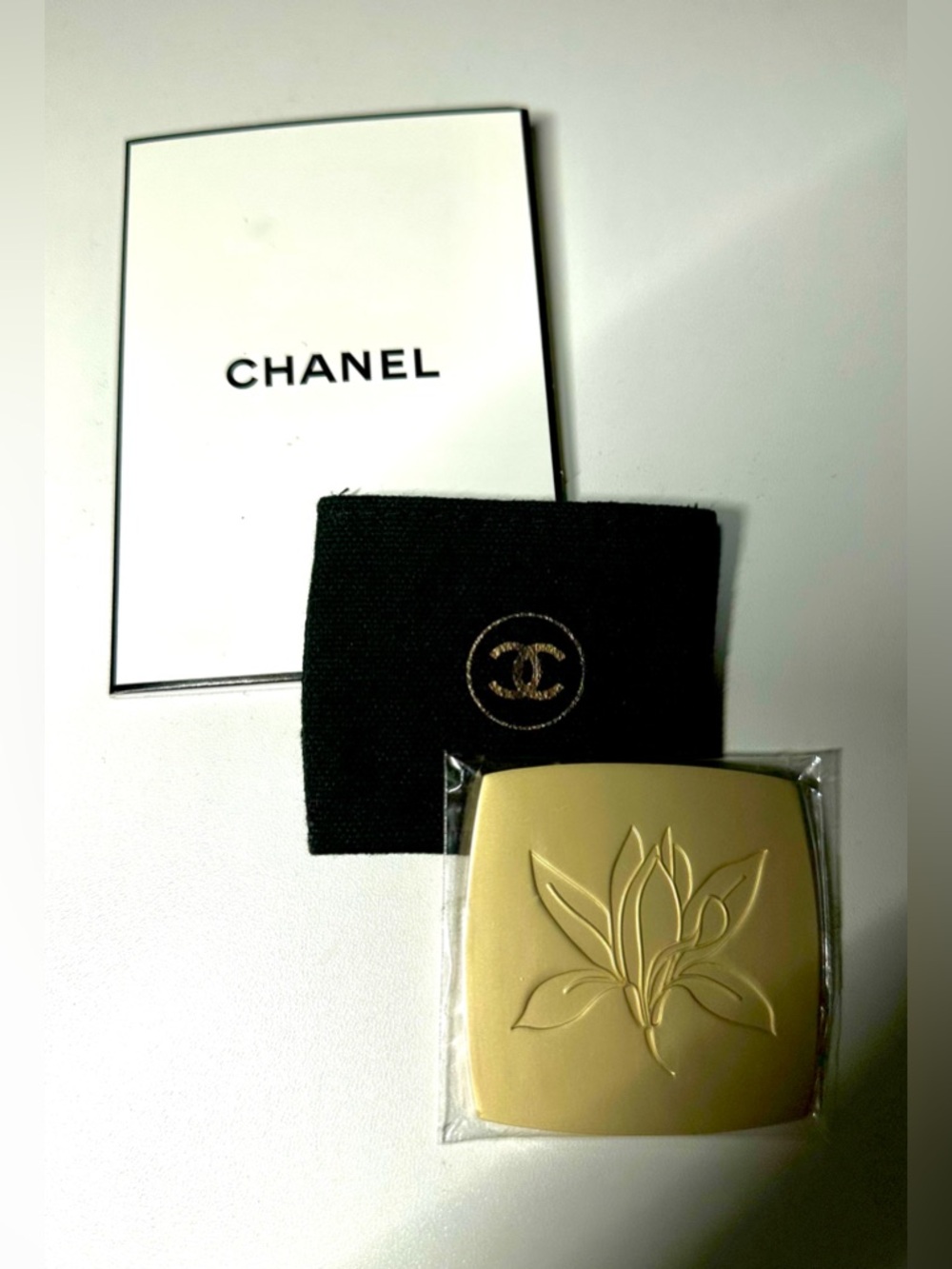 CHANEL Sublimage Mirror with Black Pouch and White Card  NWT